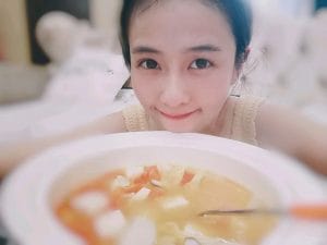 バイ・ルー（白鹿）の「トマトと野菜のダイエットスープ」とバイ・ルーの画像（画像出典：バイ・ルー（白鹿）公式RED）