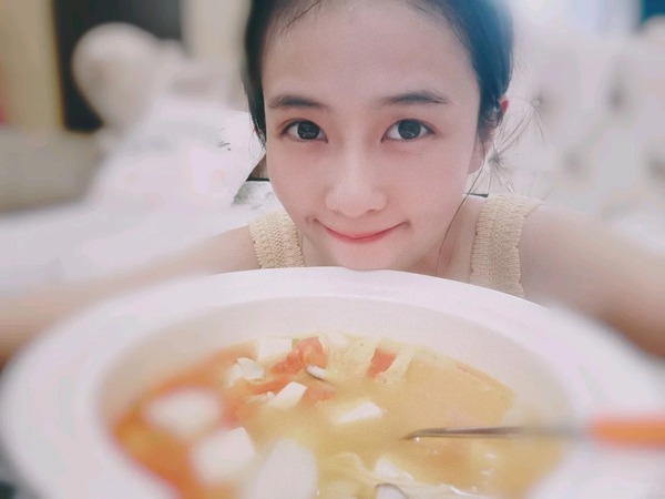 バイ・ルー(白鹿)の「トマトと野菜のダイエットスープ」とバイ・ルーの画像(画像出典:バイ・ルー(白鹿)公式RED)