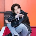 Dr. Martensを着用するbts V©weverse bts公式アカウント